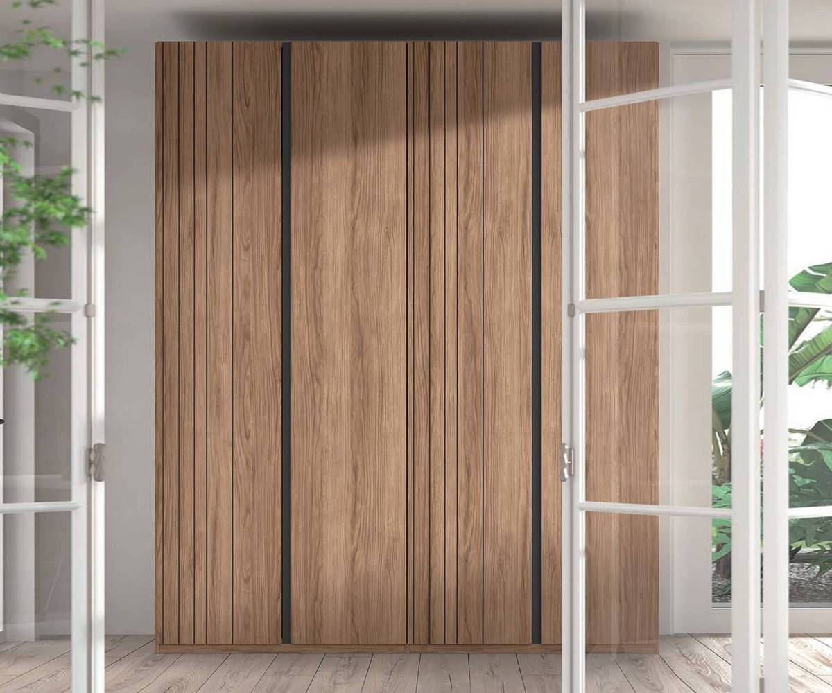  armario 199   cm de 4puertas batientes con tiradores integrados y acabado rayado en puertas alternas, disponible en una gama de colores a elegir.. Modelo EOS-93