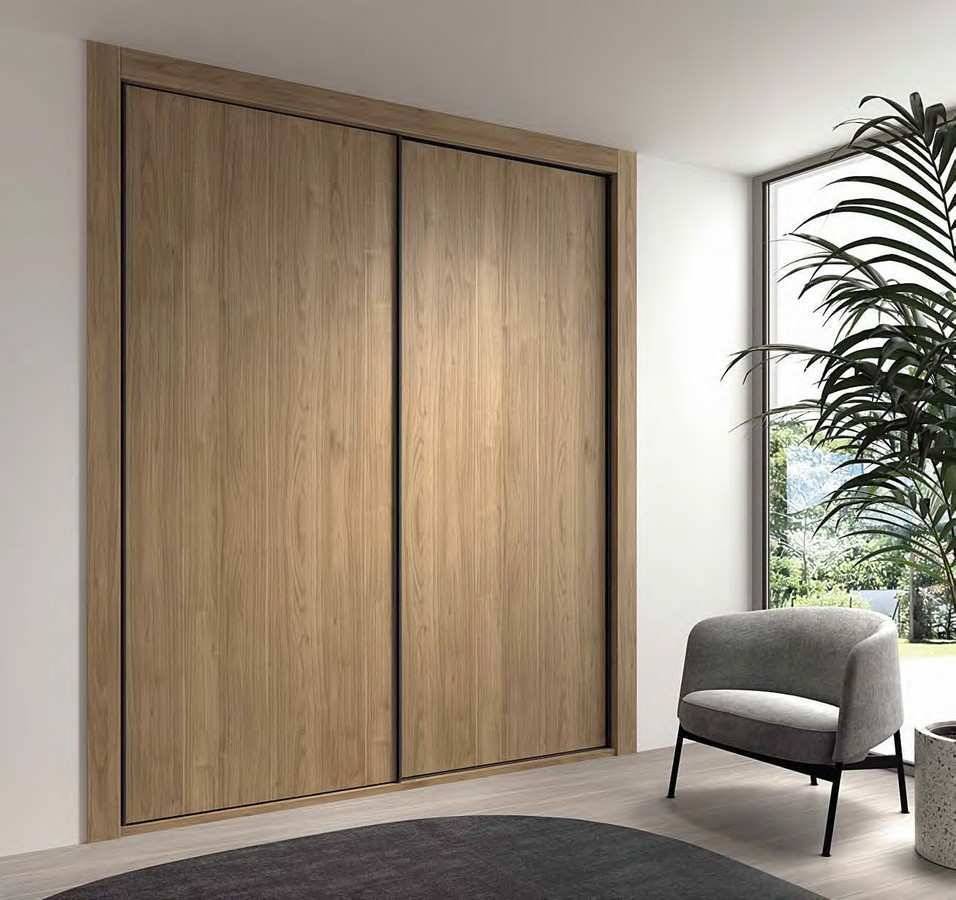  armario empotrado en acabado siena con armazón correderas interior 245x201 cm incluye puerta interior izquierda lisa  240  cm  y puerta exterior derecha lisa. Modelo ECLIPSE-66