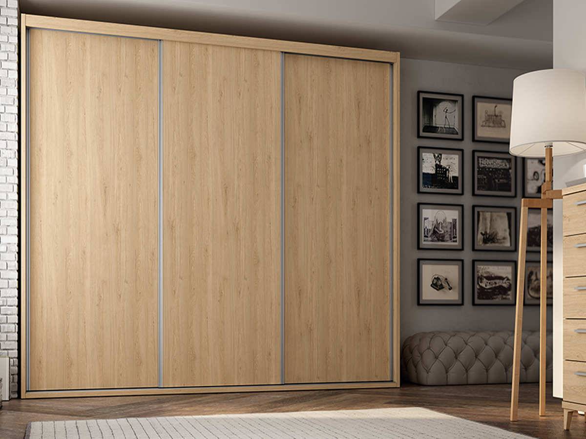 armario modelo inside de 298 cm con 3puertas correderas lisas con guia interior al suelo. Modelo DORMITORIO-MATRIMONIO-GHIO-83