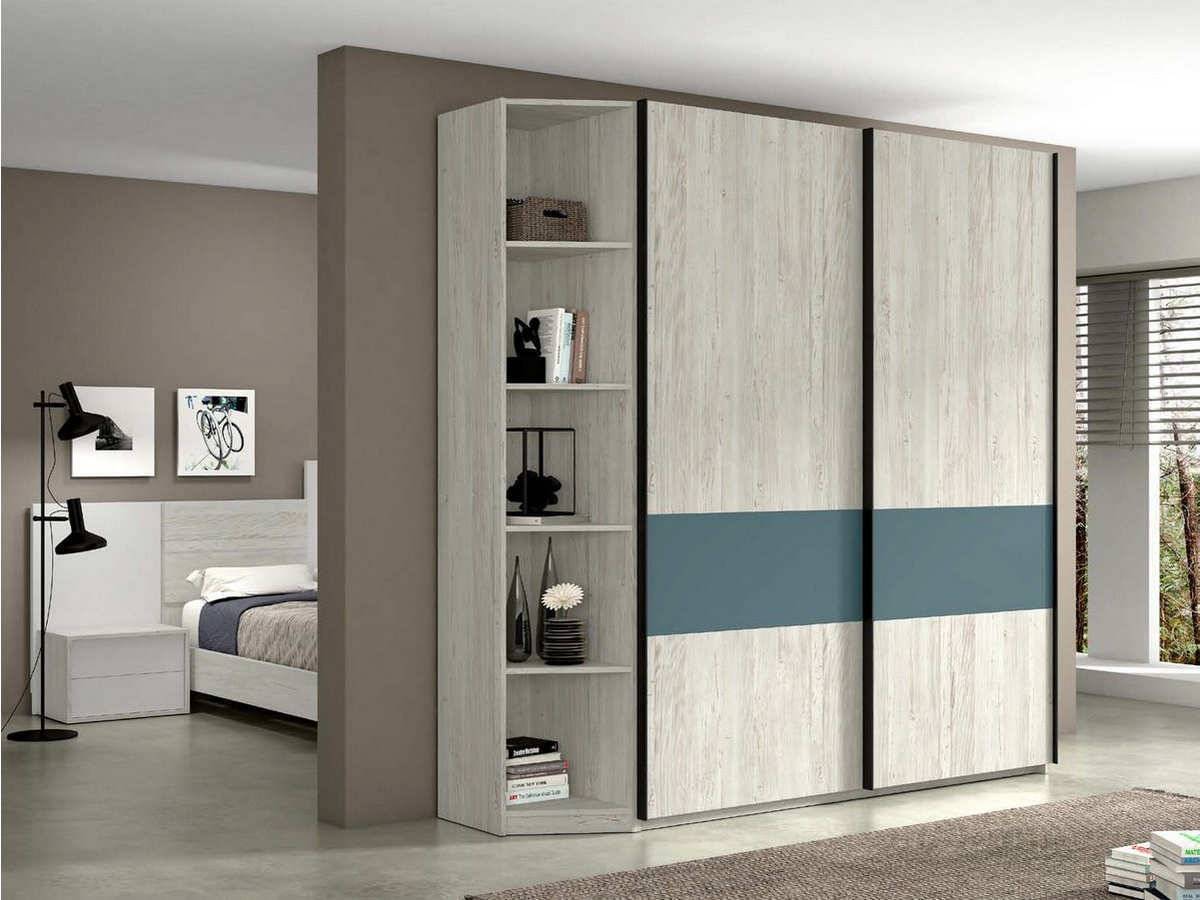  modelo de 2puertas correderas colgadas de 200cm y dividida en 3 plafones horizontales combinada en 2 colores y línea central contrastada junto con estanteria en terminacion decreciente en un lateral. Modelo MEDITERRANEO-111