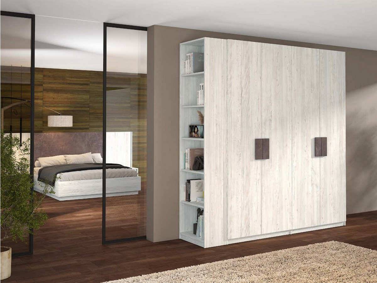  modelo con 4puertas batientes de 200cm en color natural madera y  tirador rectangular central combinado con estanteria diáfana vertical en una de las esquinas. Modelo MEDITERRANEO-107