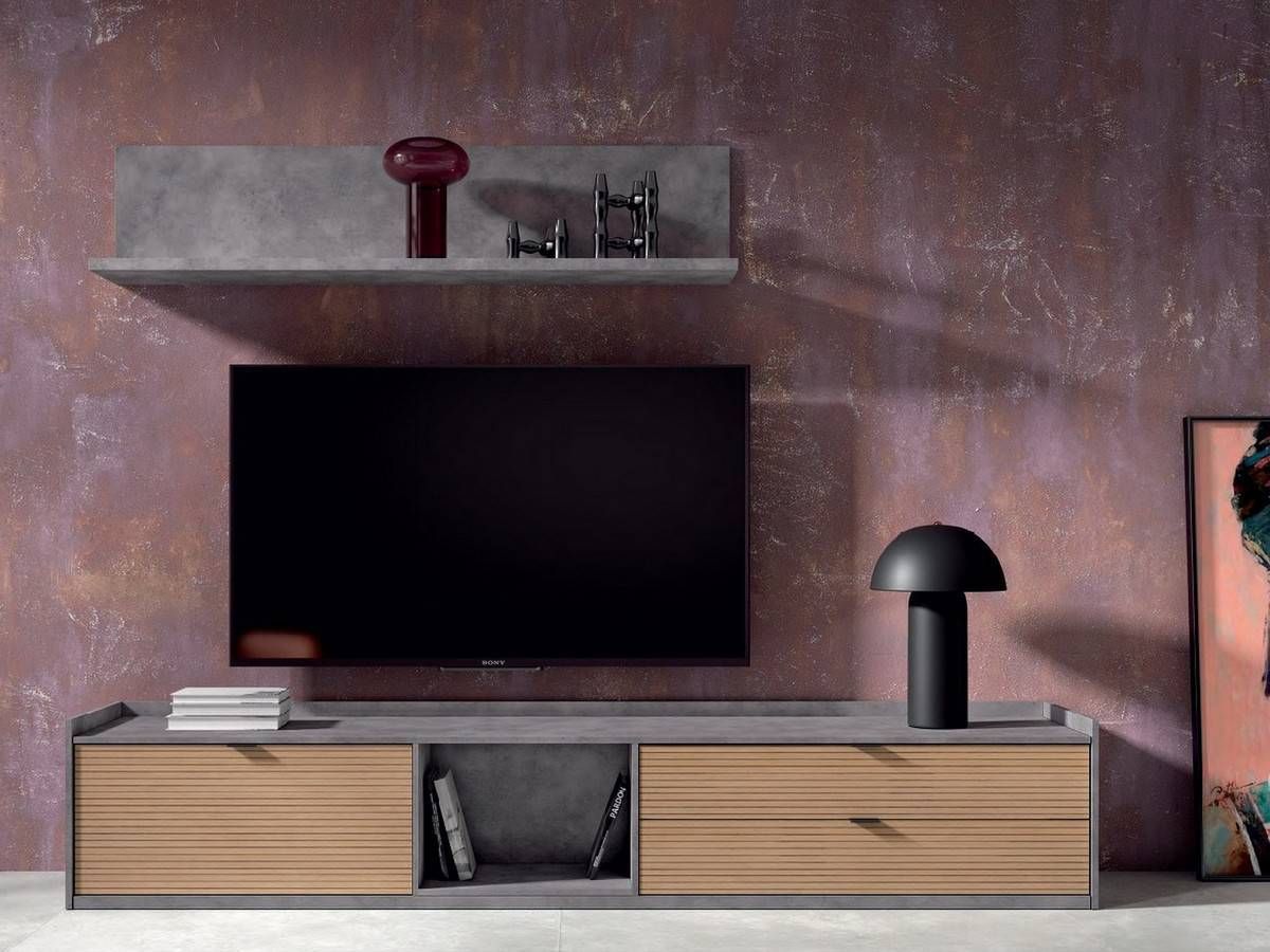  mueble tv chill naturale moon rayado de 251 cm de ancho, con tirador uñero grafito y acabado natural combinado con detalles en gris.. Modelo CUBIKABOLD-114