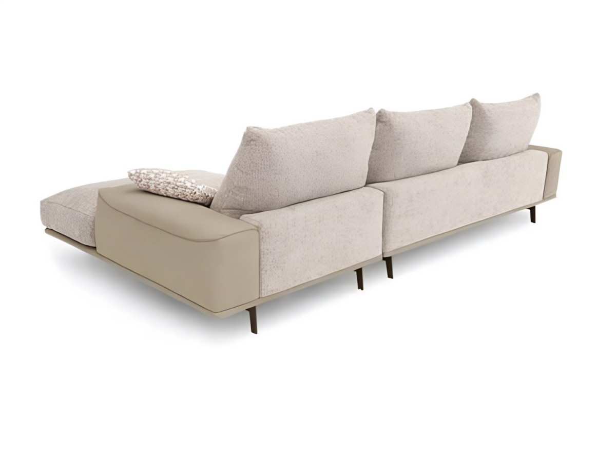  el sofá de la serie dyor es una pieza que destaca a la hora de comprar un sofá por su sensibilidad y sutileza en el diseño. su belleza radica en la armonía y el movimiento de las curvas, que le otorgan una apariencia elegante y distintiva. el sofá está meticulosamente diseñado para brindar comodidad y atractivo visual. sus brazos singulares están concebidos con el propósito de brindar un abrazo acogedor y elegante a los usuarios. además de su diseño estético, el sofá también se caracteriza por ser práctico y envolvente, brindando una experiencia de descanso y relajación. la serie dyor busca ofrecer una experiencia única a través de un diseño inesperado y distintivo. cada detalle ha sido cuidadosamente considerado para crear un sofá que no solo sea estéticamente agradable, sino también funcional y cómodo. si estás buscando un sofá que combine sensibilidad, belleza y comodidad, la serie dyor es una excelente elección. su diseño único y envolvente te permitirá disfrutar de momentos de descanso y relajación en un mueble que destaca por su elegancia y singularidad.. Modelo DVN-CHAISE-DIOR, imagen 4