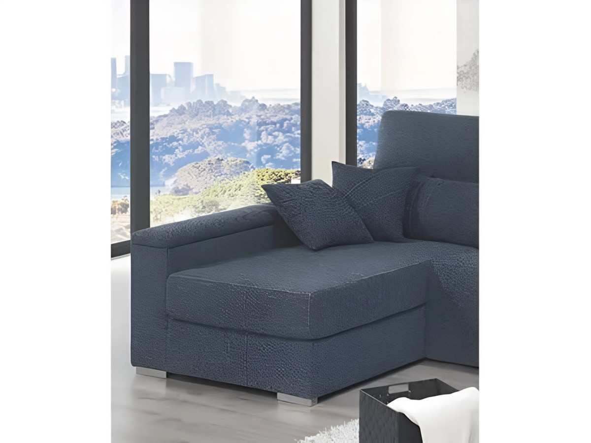  nuestra chaise con confortable relax es la opción ideal para aquellos que buscan la máxima comodidad y funcionalidad en un sofá. equipada con un mecanismo de relax metálico de acero, te brinda la posibilidad de reclinar el respaldo y extender el reposapiés con tan solo presionar un botón. lo que hace que esta chaise sea aún más especial son los cuatro arcones de serie, ubicados tanto en la chaise como en ambos brazos. estos arcones te ofrecen un valioso espacio de almacenamiento adicional, perfecto para guardar mantas, cojines, libros o cualquier otro objeto que desees tener a mano pero fuera de la vista. además de su funcionalidad, nuestra chaise con confortable relax está diseñada para proporcionar el máximo confort. los asientos están cuidadosamente acolchados y ofrecen un soporte óptimo gracias a su estructura de acero. los respaldos también están acolchados para brindarte una sensación de suavidad y confort al recostarte.. Modelo GM-EXPRESS-NICOLLE, imagen 3