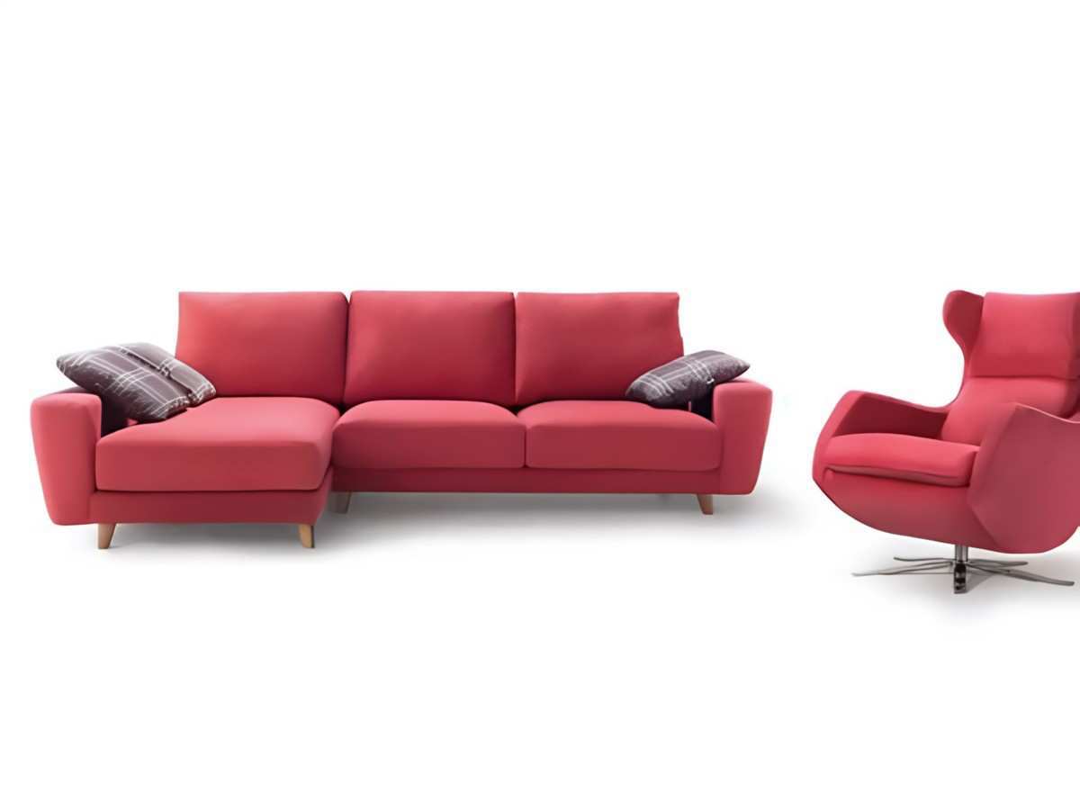  el sofá irina de la nueva colección de divanistar presenta una estructura de madera de pino macizo y es desenfundable para facilitar su limpieza. el recubrimiento está hecho de espuma de poliuretano de 1,5 cm, proporcionando comodidad y durabilidad. los almohadones del asiento cuentan con hr 30 kg y muelle ensacado, mientras que los del respaldo combinan plumas y fibra siliconada para un confort excepcional. las patas son de madera, aportando estabilidad y estilo. irina destaca por su diseño sofisticado y envolvente, con brazos singulares que añaden elegancia al conjunto. es un sofá práctico y acogedor que se distingue por su belleza y armonía en las curvas.. Modelo IRINA, imagen 6