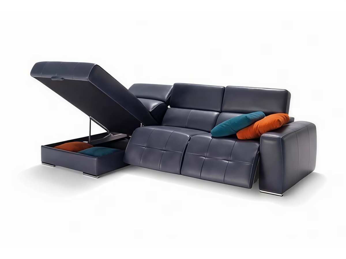  el sofá de la nueva colección leonardo tiene una estructura de madera de pino con brazo de 25 cm. está recubierto con espuma de poliuretano de 35 kg en el asiento y respaldos de goma de 22 kg. cuenta con patas metálicas y destaca por su diseño espectacular, proporciones armoniosas y gran comodidad. los acabados son exquisitos y se pueden apreciar en cada detalle, como el cosido en los brazos que permite combinar diferentes colores y enriquecer su aspecto.. Modelo LEONARDO, imagen 3