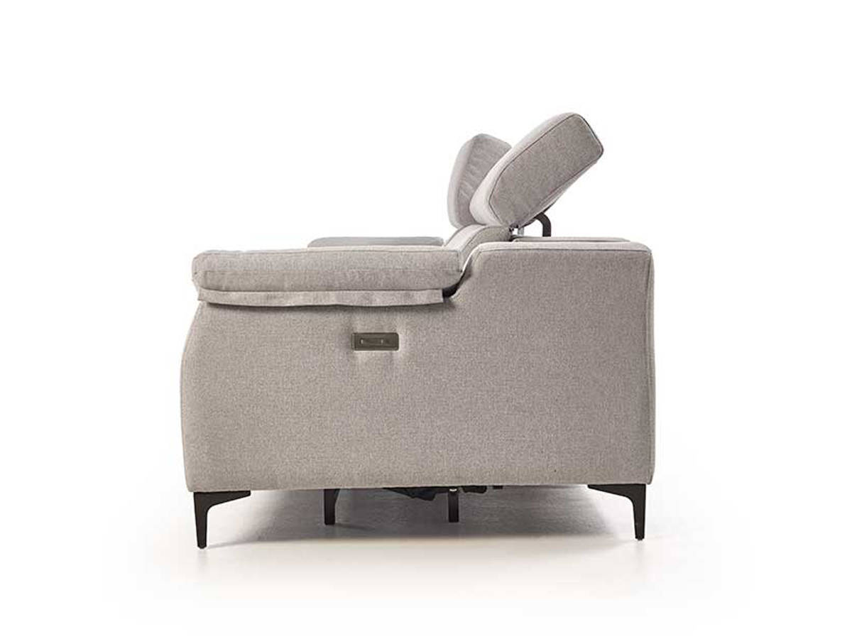  sofá motorizado con asientos relax de 294 cm, cabezal reclinable tipo italiano y patas metálicas lacadas en negro. Modelo SOFA-RELAX-NET-CLD, imagen 3