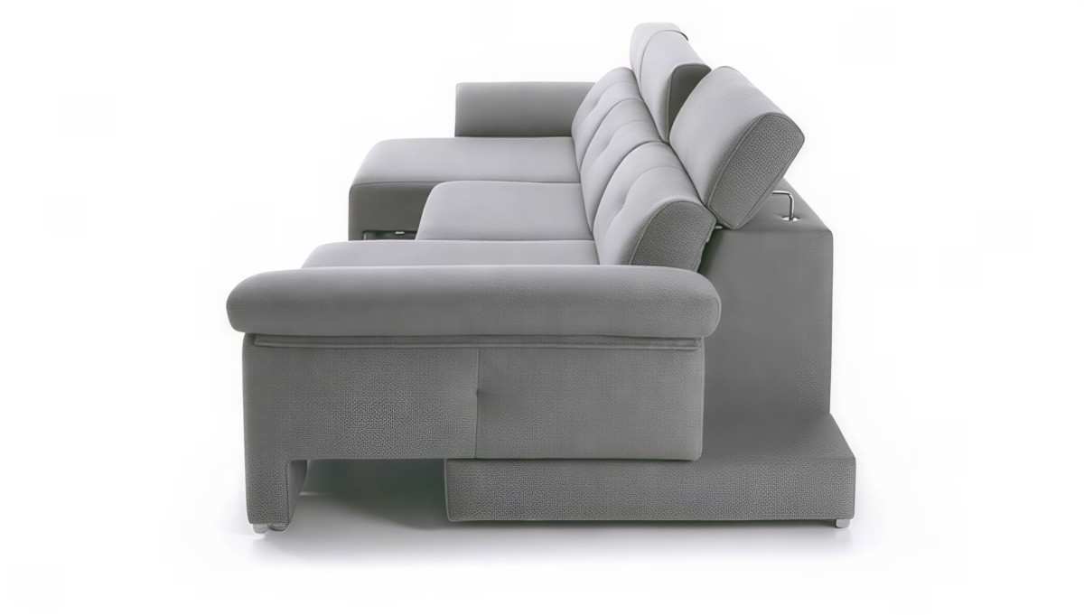  nuestro elegante chaise emal con asientos y brazos deslizantes ofrece la combinación perfecta de estilo y funcionalidad en tu espacio de estar. con este sofá, puedes ajustar los asientos y los brazos según tus necesidades, permitiéndote crear la configuración ideal para tu comodidad.los asientos deslizantes te brindan la posibilidad de extenderlos hacia adelante, proporcionando un espacio adicional para estirar las piernas y disfrutar de una posición más relajada. esta función es especialmente útil cuando deseas tomar una siesta o simplemente relajarte al máximo.además, los brazos deslizantes cuentan con un práctico arcon en su interior, ofreciendo un espacio de almacenamiento adicional para guardar mantas, almohadas u otros elementos que desees tener a mano pero sin ocupar espacio visible en tu sala.el cabezal abatible de sistema italiano es otra característica destacada de este chaise. con un simple movimiento, puedes ajustar el ángulo del respaldo y del cabezal para encontrar la posición más cómoda para ti, ya sea que estés leyendo, viendo televisión o simplemente descansando.. Modelo TG-SOFA-EMAL, imagen 3
