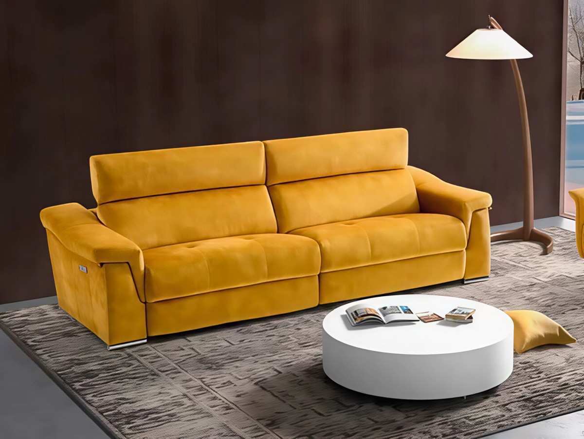  el sofá de la nueva colección tiene una estructura de madera de pino y partículas, con recubrimiento de espuma de poliuretano de 1,5 cm. los almohadones de asiento están compuestos por un asiento hr 30 kg con fibra de 400 gramos, mientras que los almohadones de respaldo están hechos de fibra de alta resistencia octifibre . el sofá también cuenta con cojines de asiento relax motorizados y cojines de respaldo con mecanismo abatible. se puede reducir el tamaño de los brazos en 5 cm sin costo adicional, excepto en los brazos de las diferentes chaise longues que no admiten reducción.. Modelo VECCHIO, imagen 5