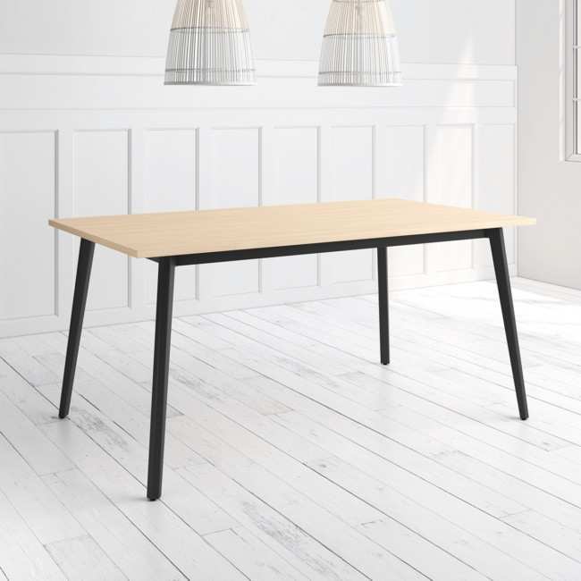 mesa comedor kamba con patas metal negro y tapa melamina varios acabados. 4 opciones de medidas l120 l140 l160 l180 <br><br> medidas: 140 x 90 cm Modelo KAMBA-NEGRO-ALPIN-BGL