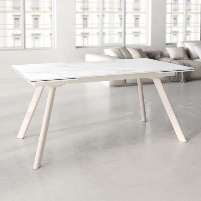 mesa extensible comedor tasman con patas metal marfil y tapa porcelanico varios acabados. <br><br> medidas: 160/240 x 90 cm Modelo TASMAN-MARFIL-CARRARA-BGL