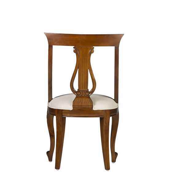 Silla vintage Liberty colonial con diseño clásico de madera elegante.