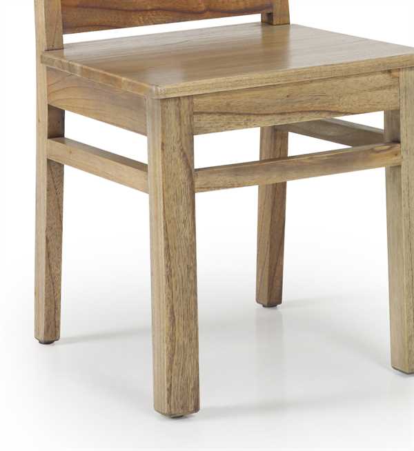 Silla Merapi colonial: comodidad y diseño artesanal en madera.