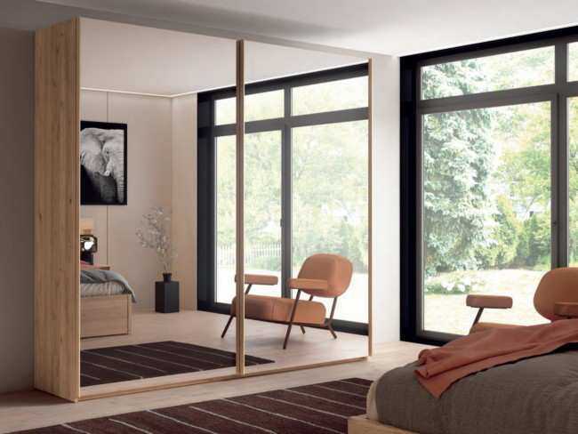 armario 2puertas correderas colgadas 219 cm puerta lisa Modelo ARMARIO-CRETA-A10 - en Valencia, pensado para dormitorios de matrimonio con necesidades de espacio