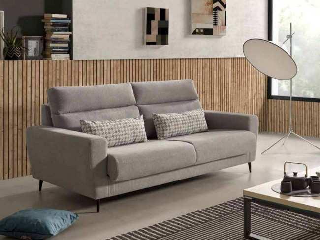 el sofá con diseño de pata alta y brazo recto es Modelo SMG-MARTINA-SOFA - ideal para quienes desean un sofá que combine estética y comodidad 