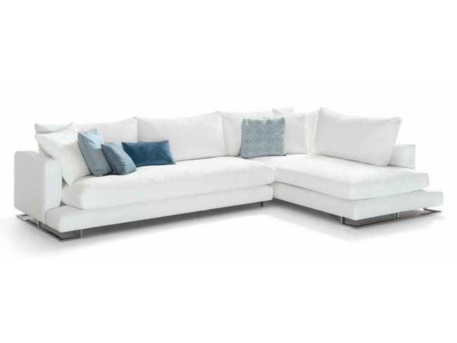 Chaise de 295CM .Respaldos de microfibra y asientos de buflex. Totalmente desenfundable. Patas altas de acero inoxidable. modelo DVN-CHAISE-TOSCANA