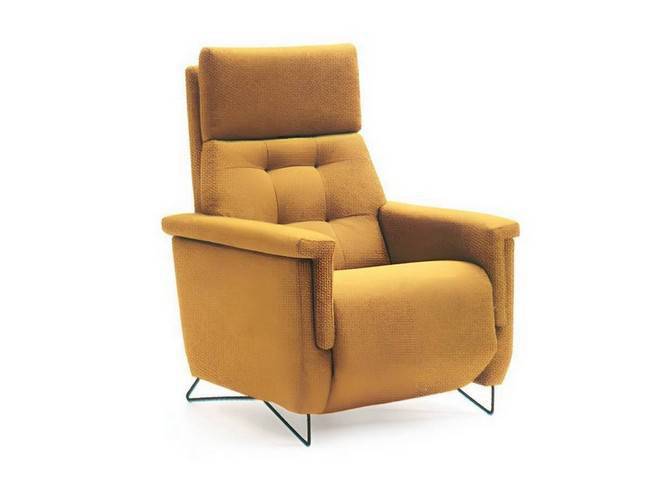 sillón relax manual de acero epoxi y madera de pino, con asiento y respaldo de gomaespuma recubiertos en fibra. incluye suspensión de muelle zigzag y cincha elástica Modelo SILLON-RELAX-LUKA-FB