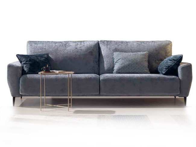 sofá de doble ancho en asiento con muelle metálico en zig-zag para mayor comodidad. respaldo y el asiento son fijos con un diseño de patas metálicas modernos y resistentes. Modelo SOFA-ASIENTO-ANCHO-MOON-CLD
